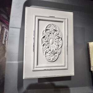 Vintage Handmade Jewelry Box, Trinket. Shabby Chic Style. Beige, Distressed. Flo